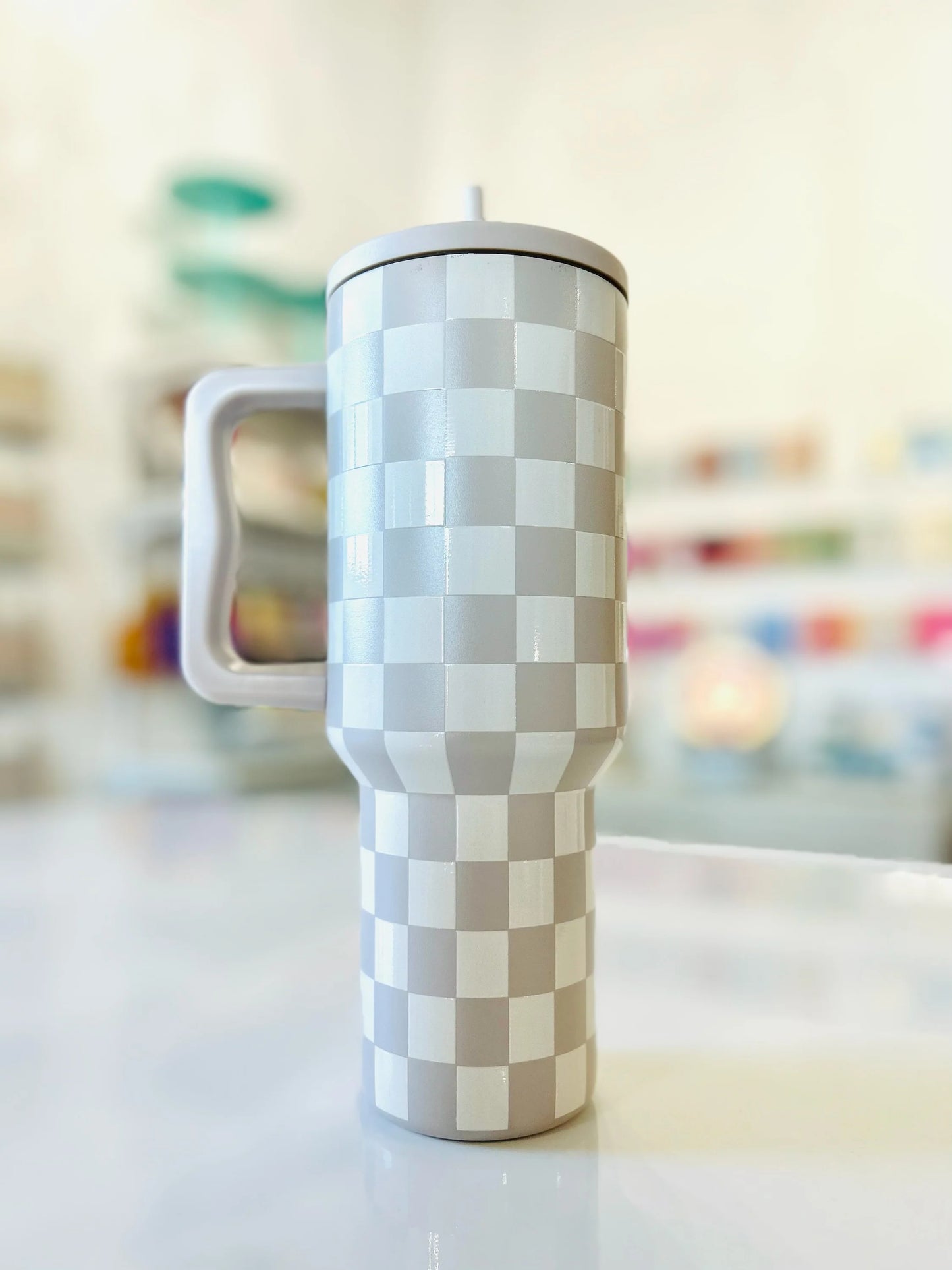 modern babe tumbler grey checkered