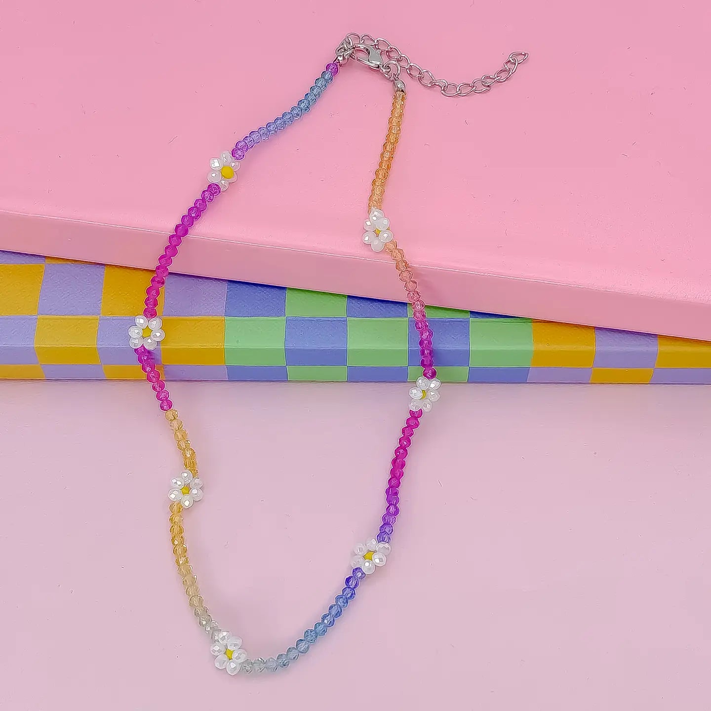 Daisy glow necklace