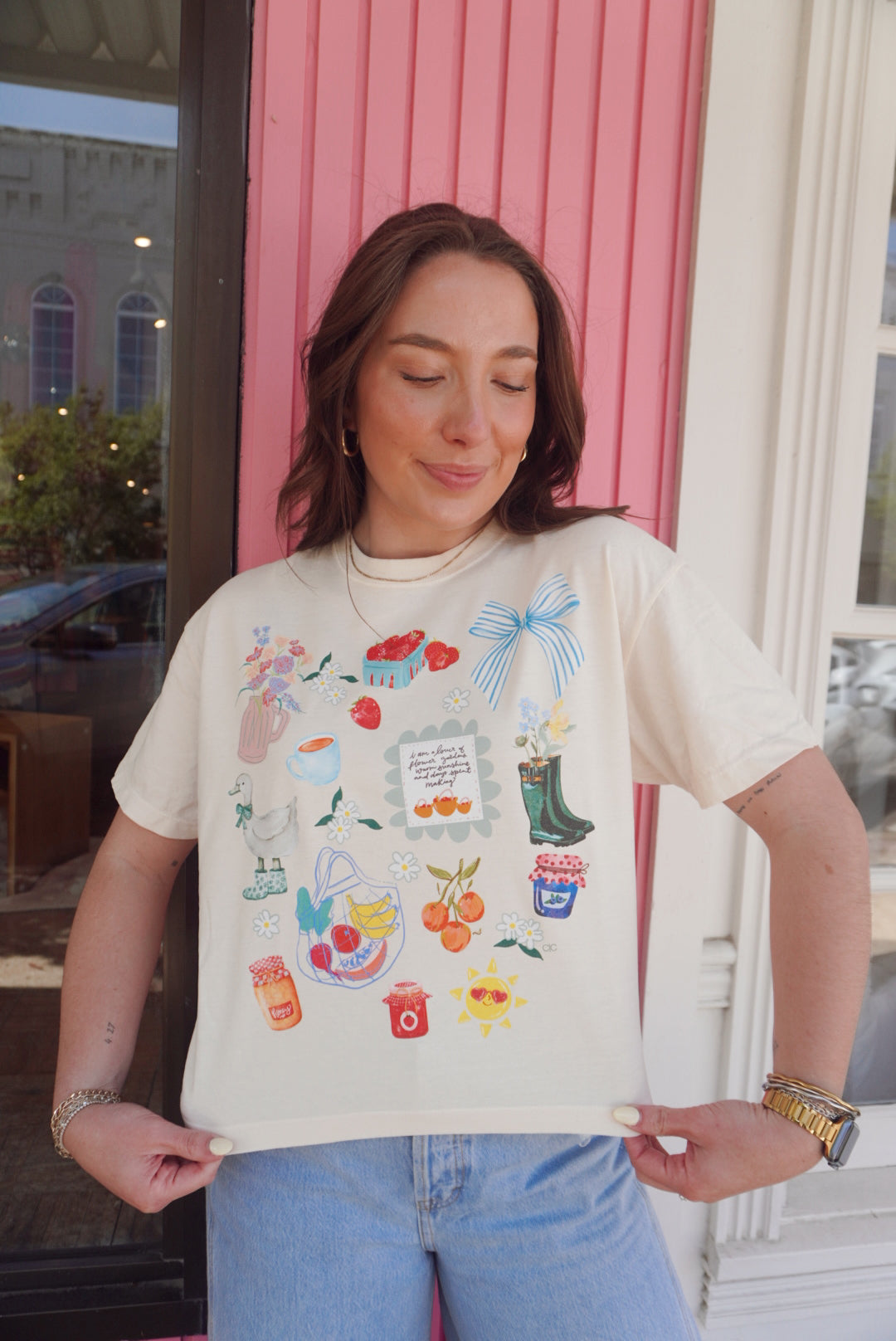 Summer collage mid crop tee