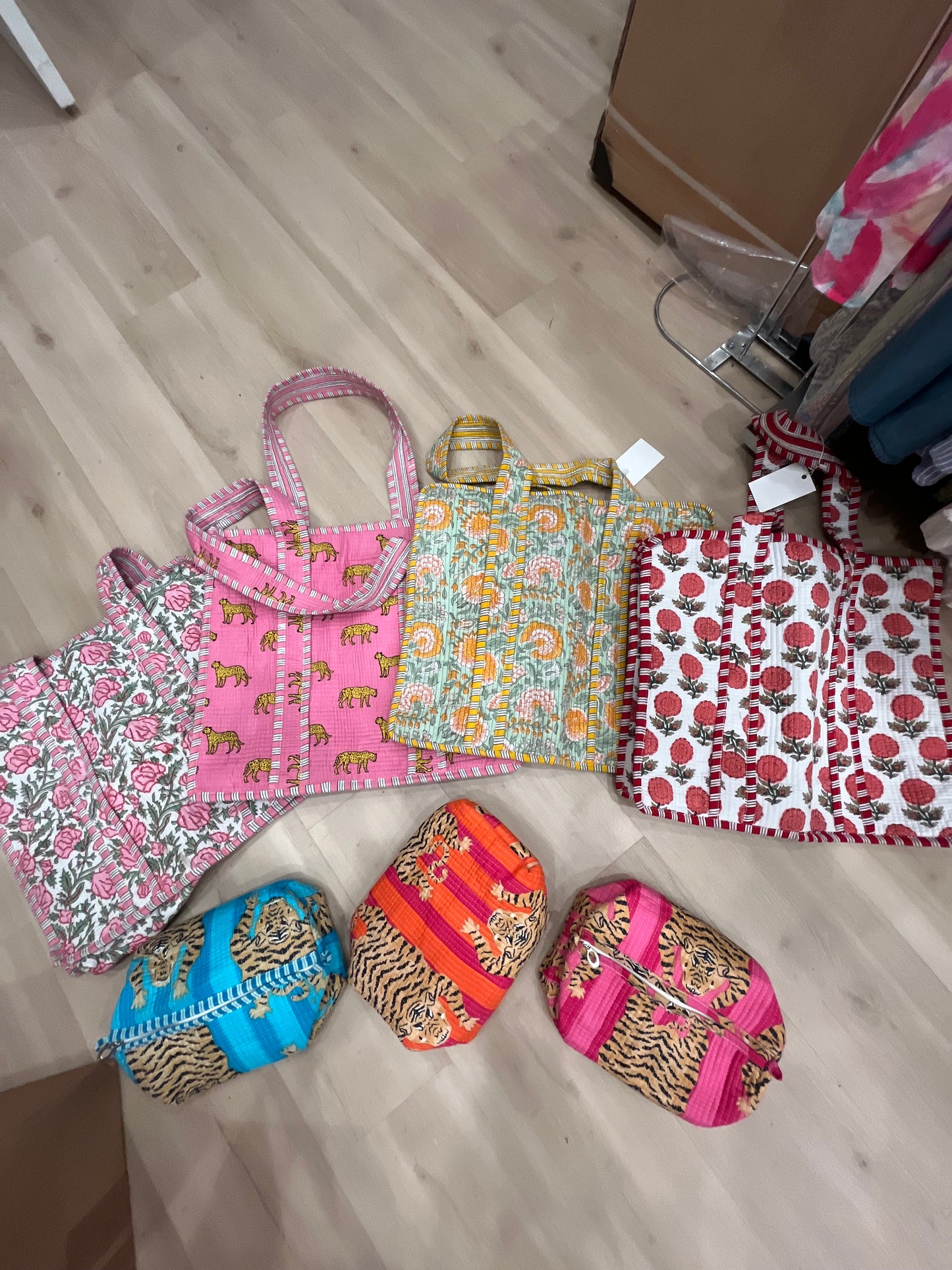 QUILTED TOTE BAG
