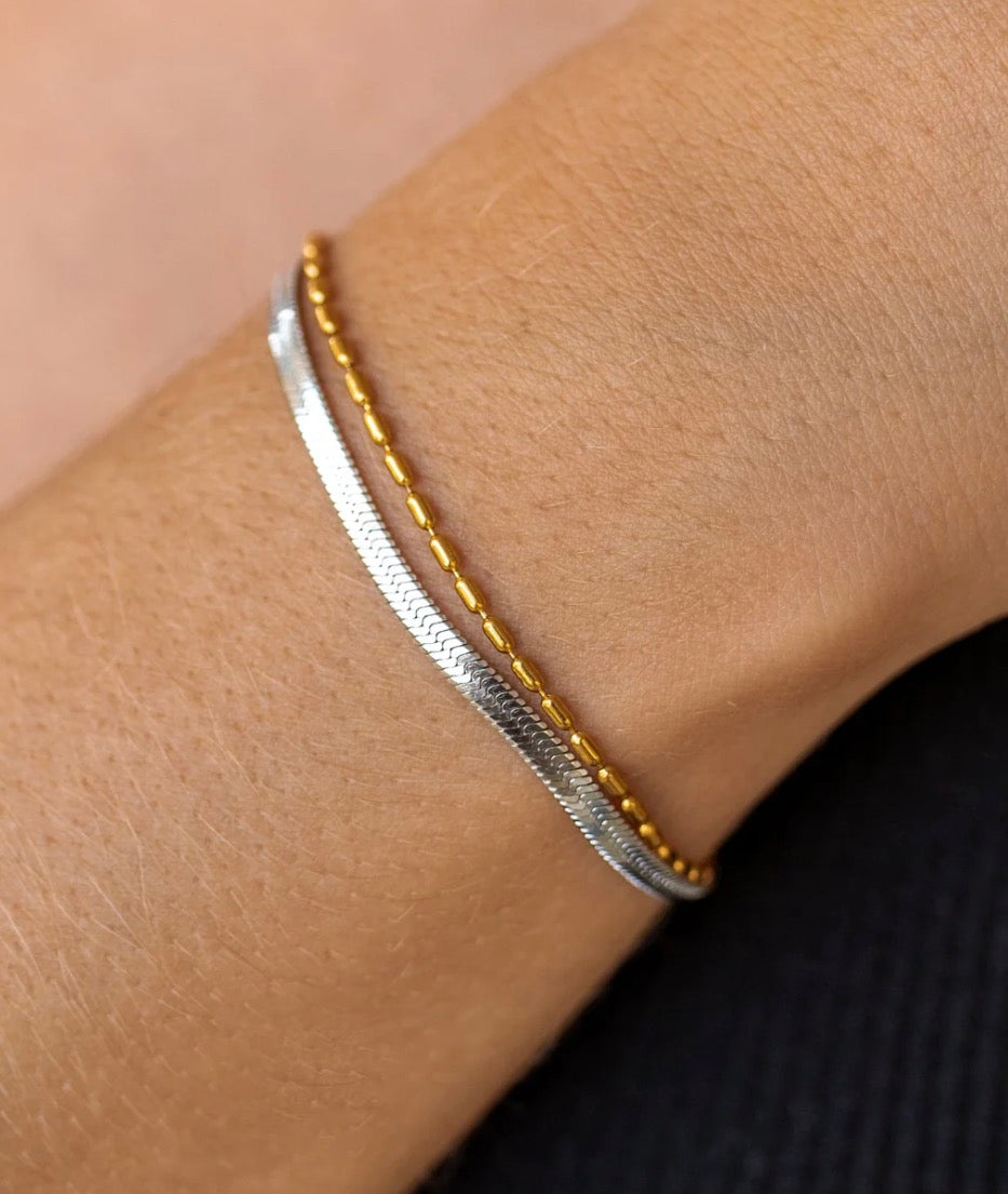 Essence bracelet intermix