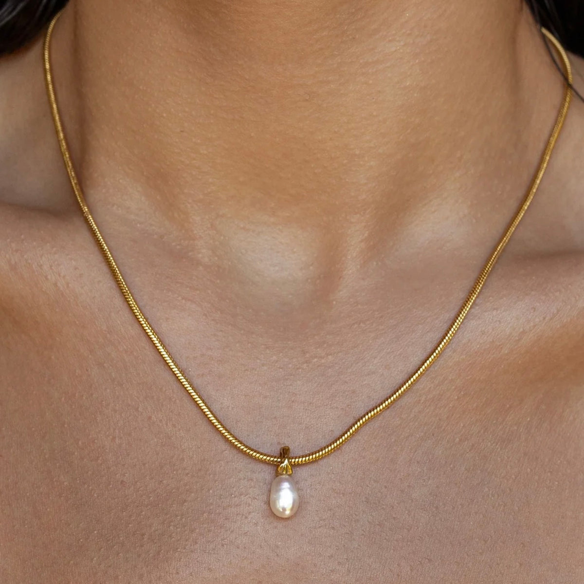 Dove necklace alco gold