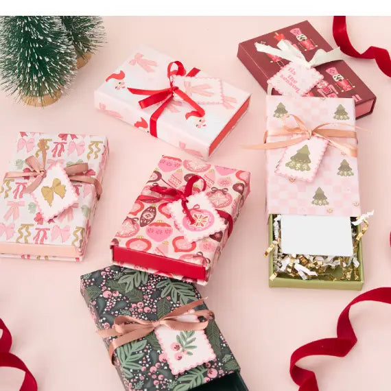 HOLIDAY GIFT CARD BOX DARLING EFFECT- FREE WITH $200 GIFT CARD