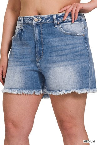 PLUS MID RISE RAW FRAYED HEM DENIM SHORTS