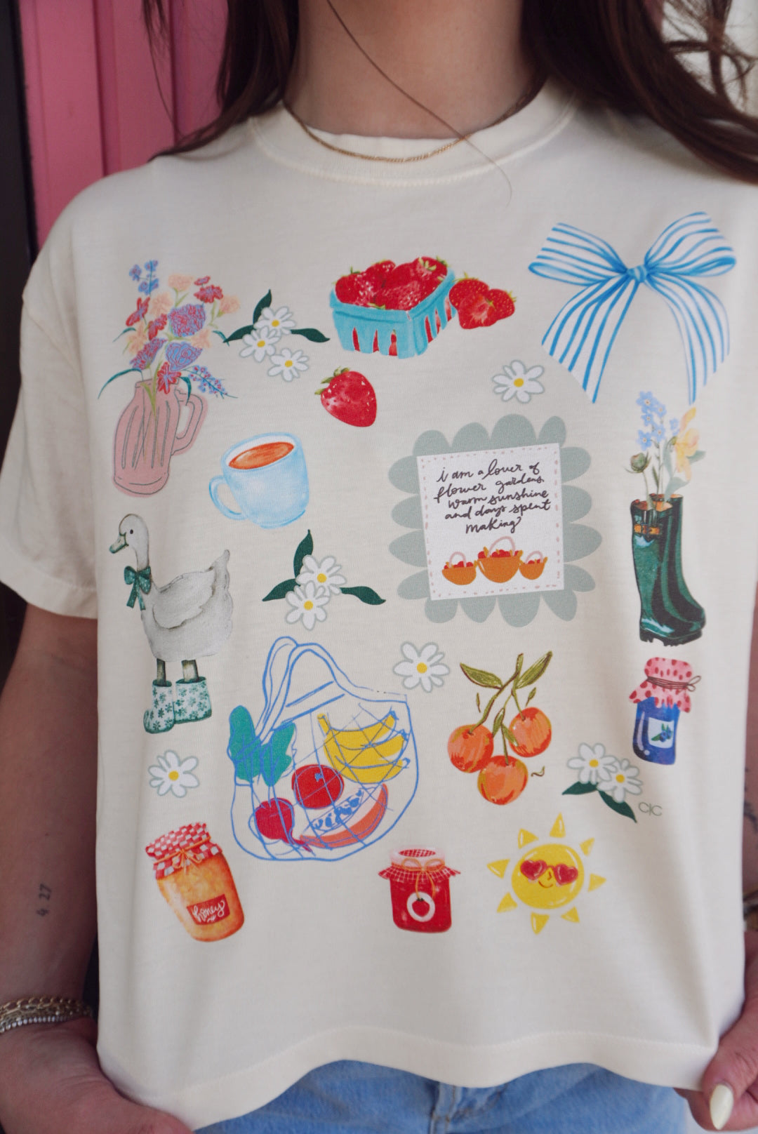 Summer collage mid crop tee