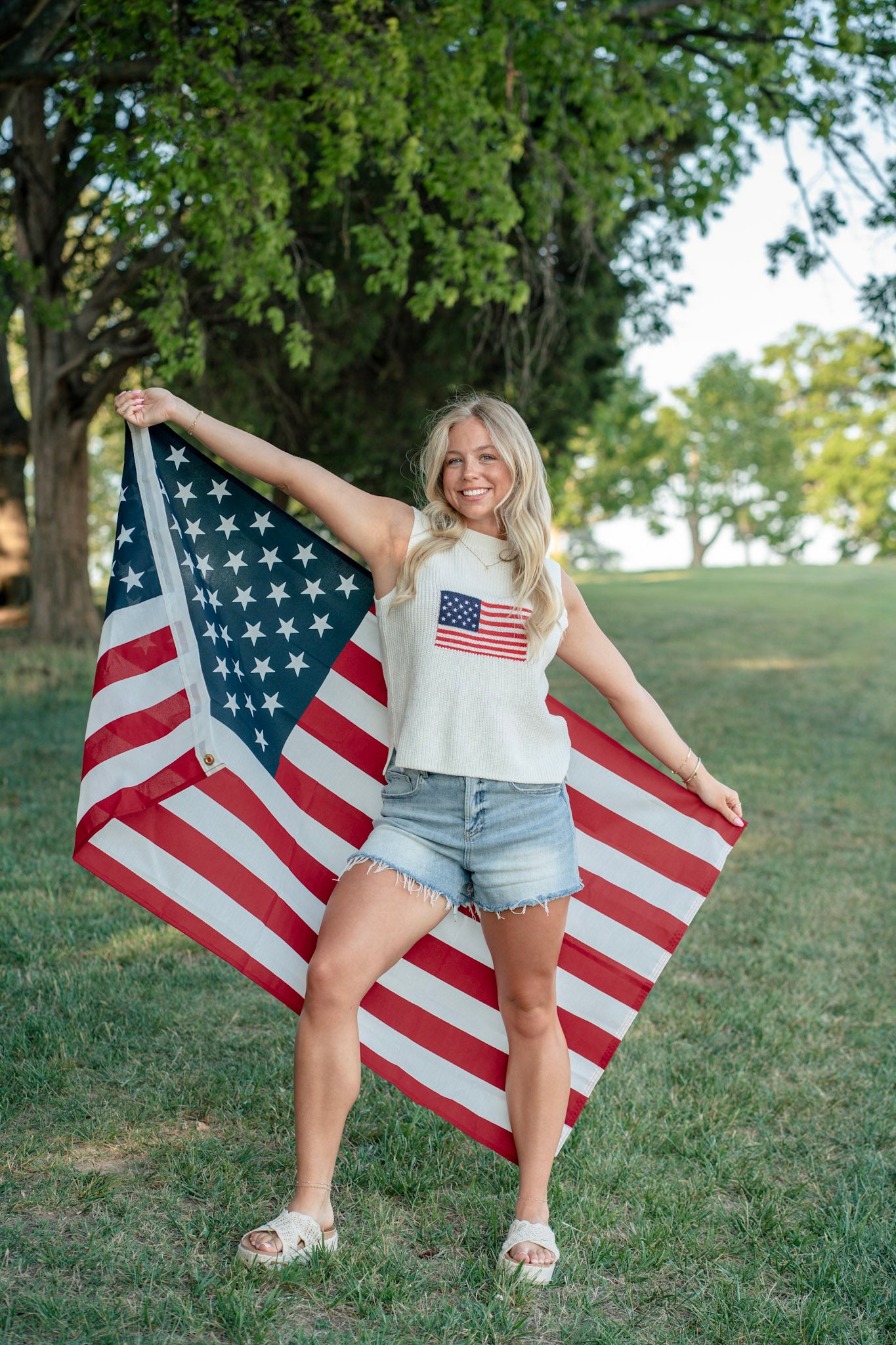 Knitted Flag Short Sweater