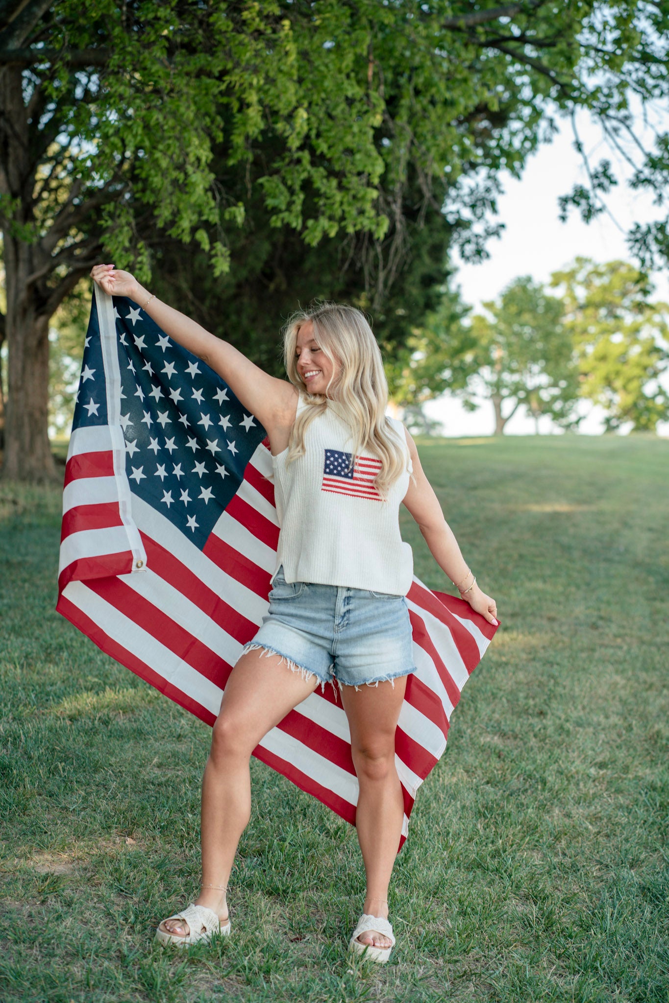 Knitted Flag Short Sweater