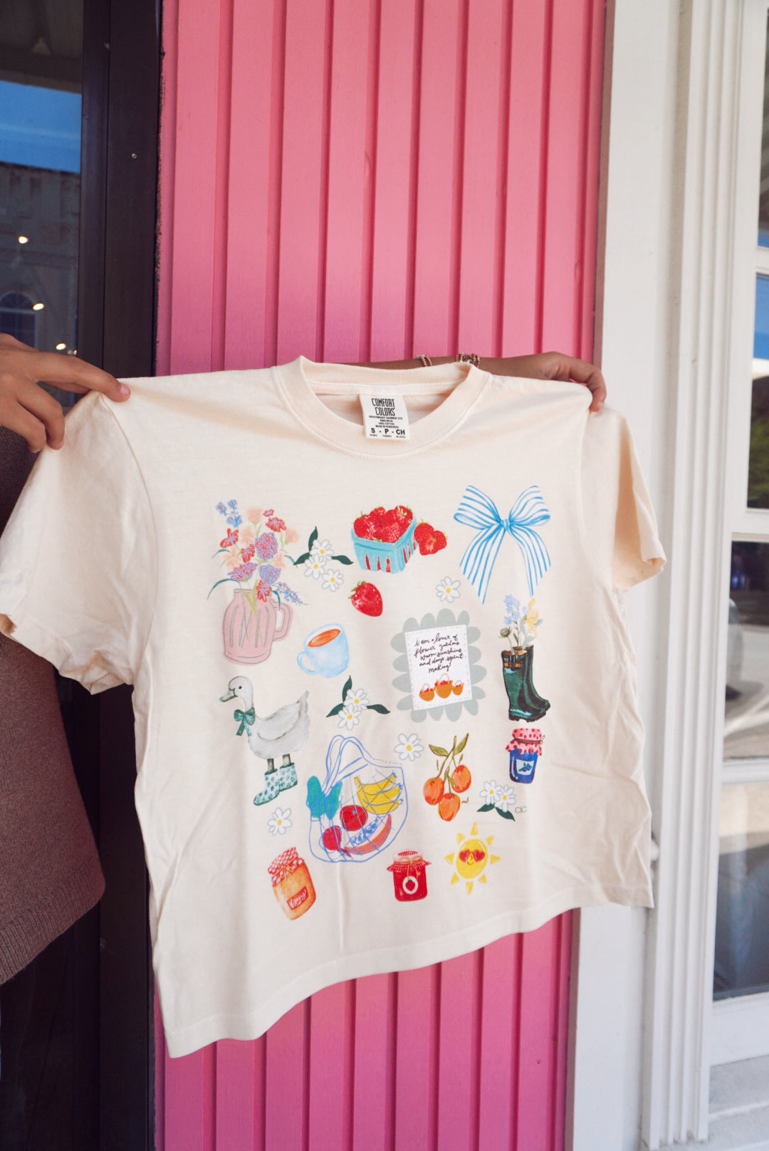 Summer collage mid crop tee