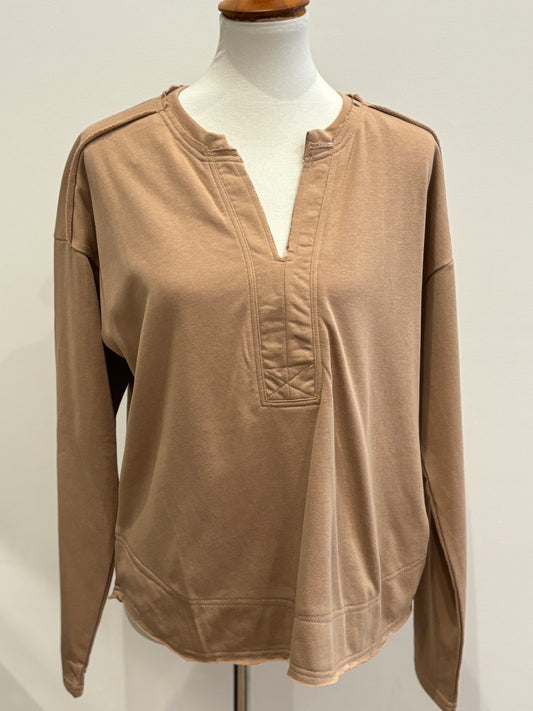 19 Raw Edge Detail Solid Knit Casual Top MOCHA