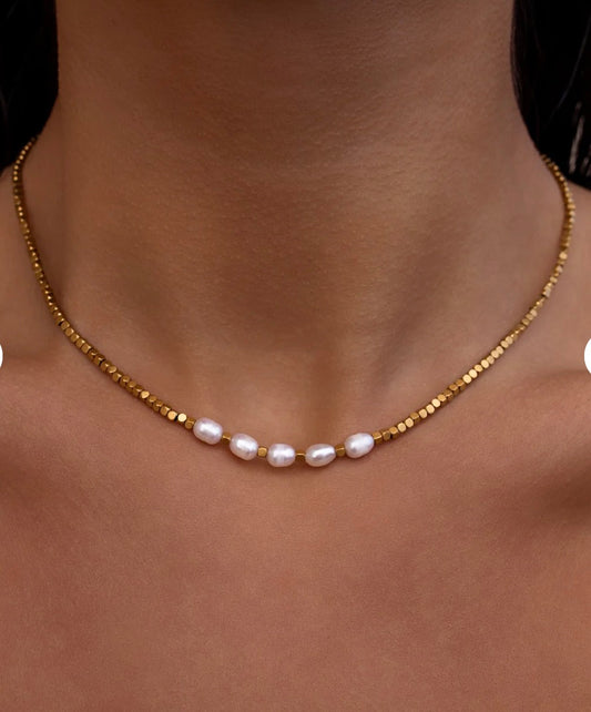 Within necklace Alco