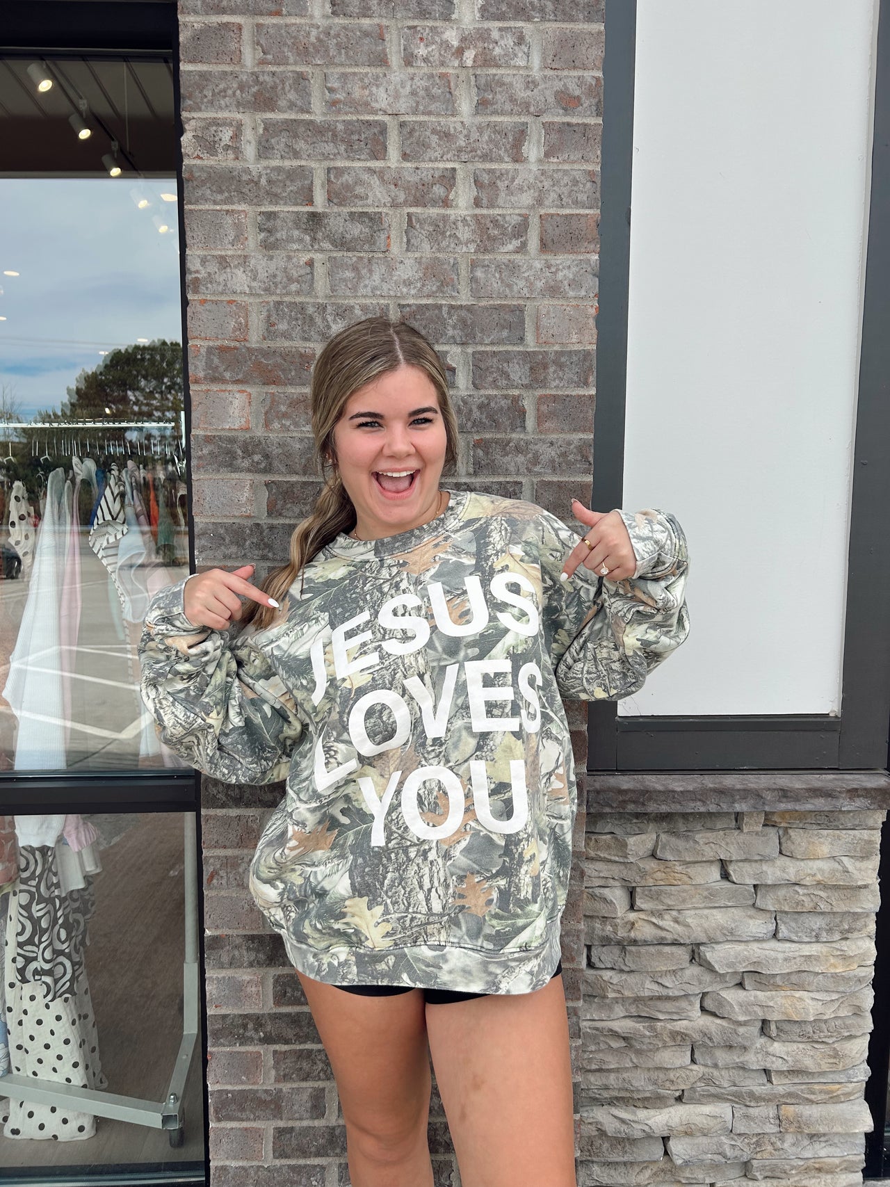 Jesus loves you SWEATSHIRT