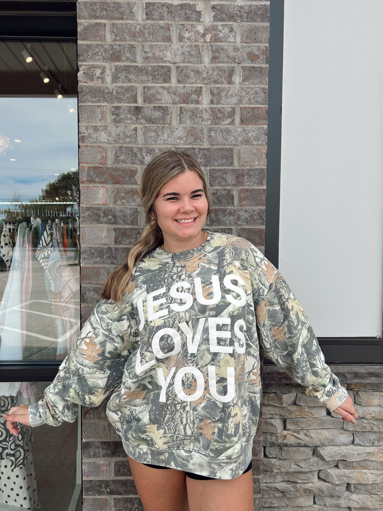 Jesus loves you SWEATSHIRT
