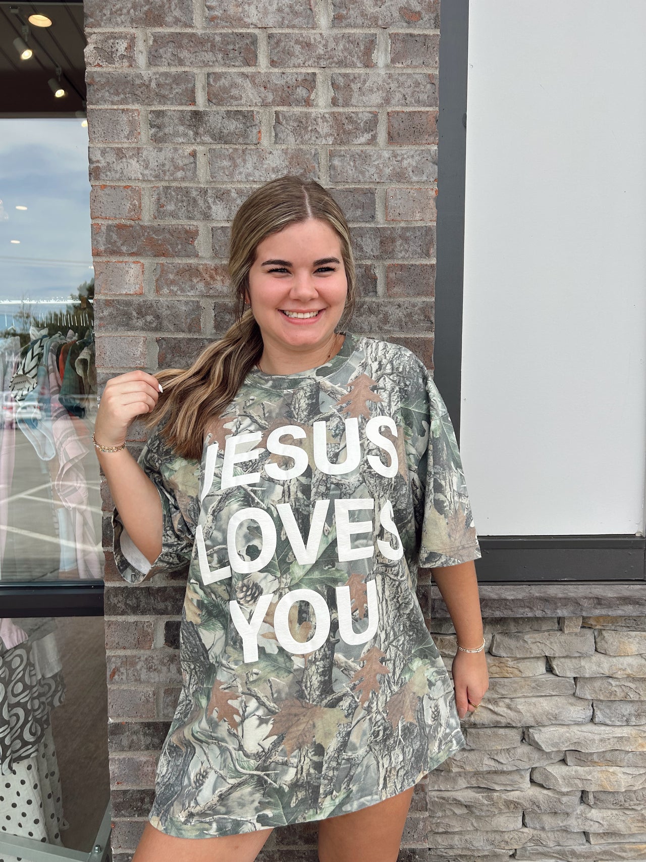 Jesus loves you TEE