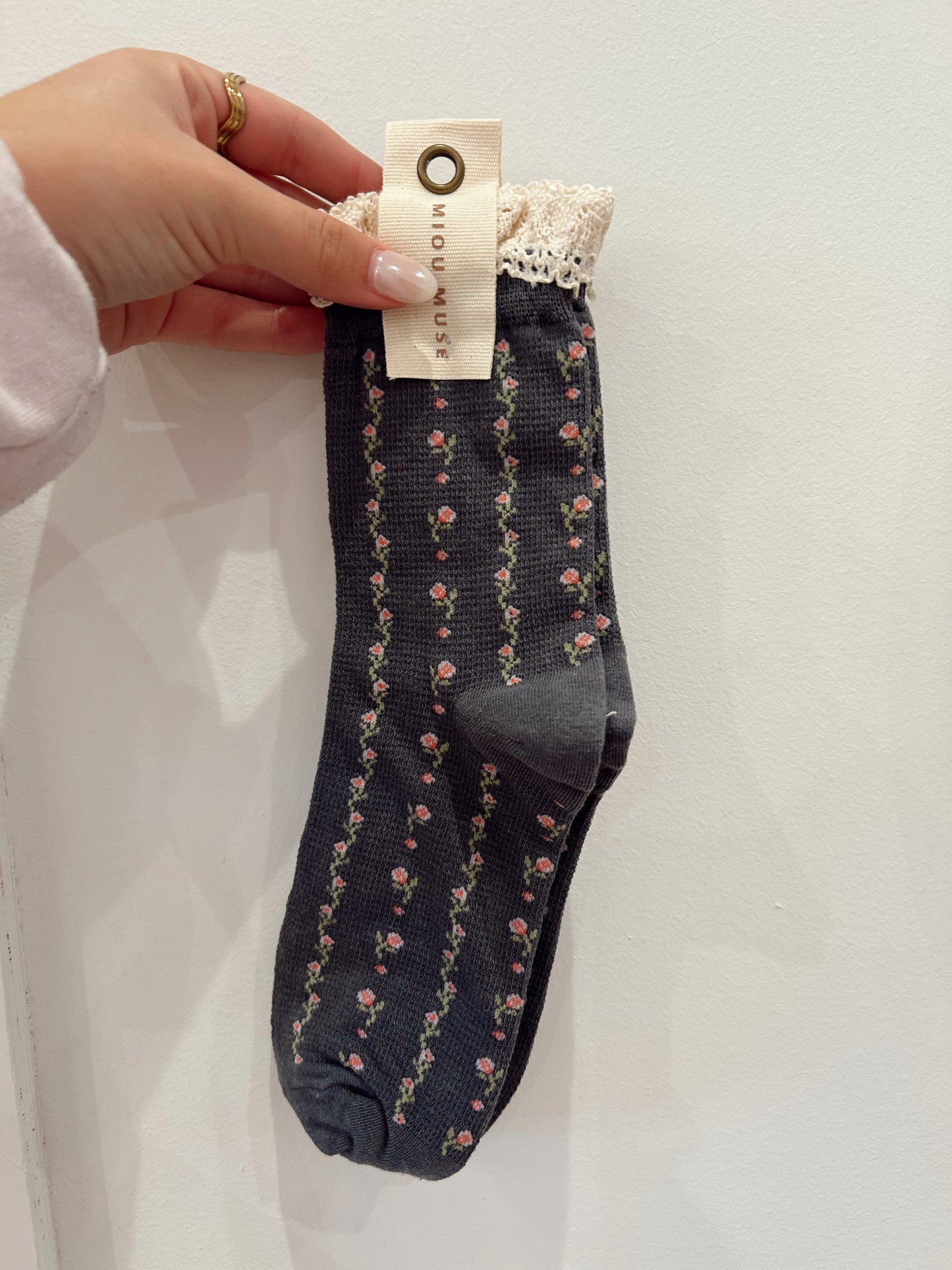 Floral print crochet trim socks CHARCOAL