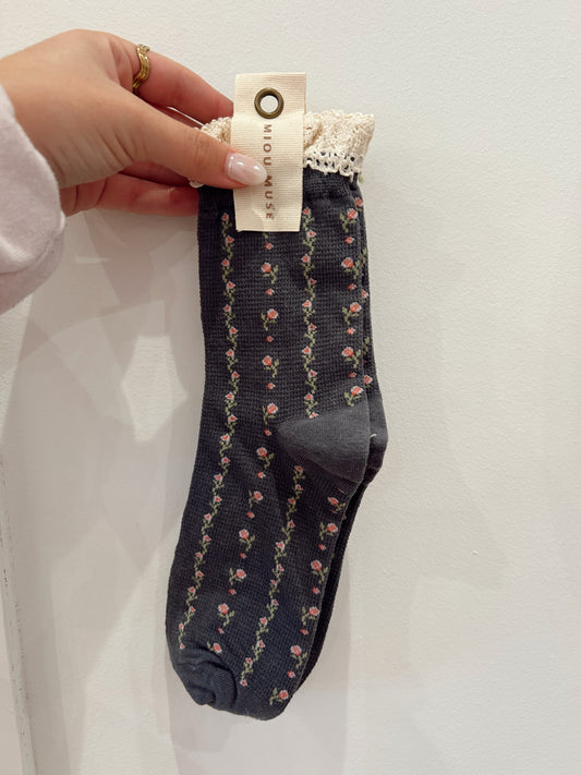 Floral print crochet trim socks CHARCOAL