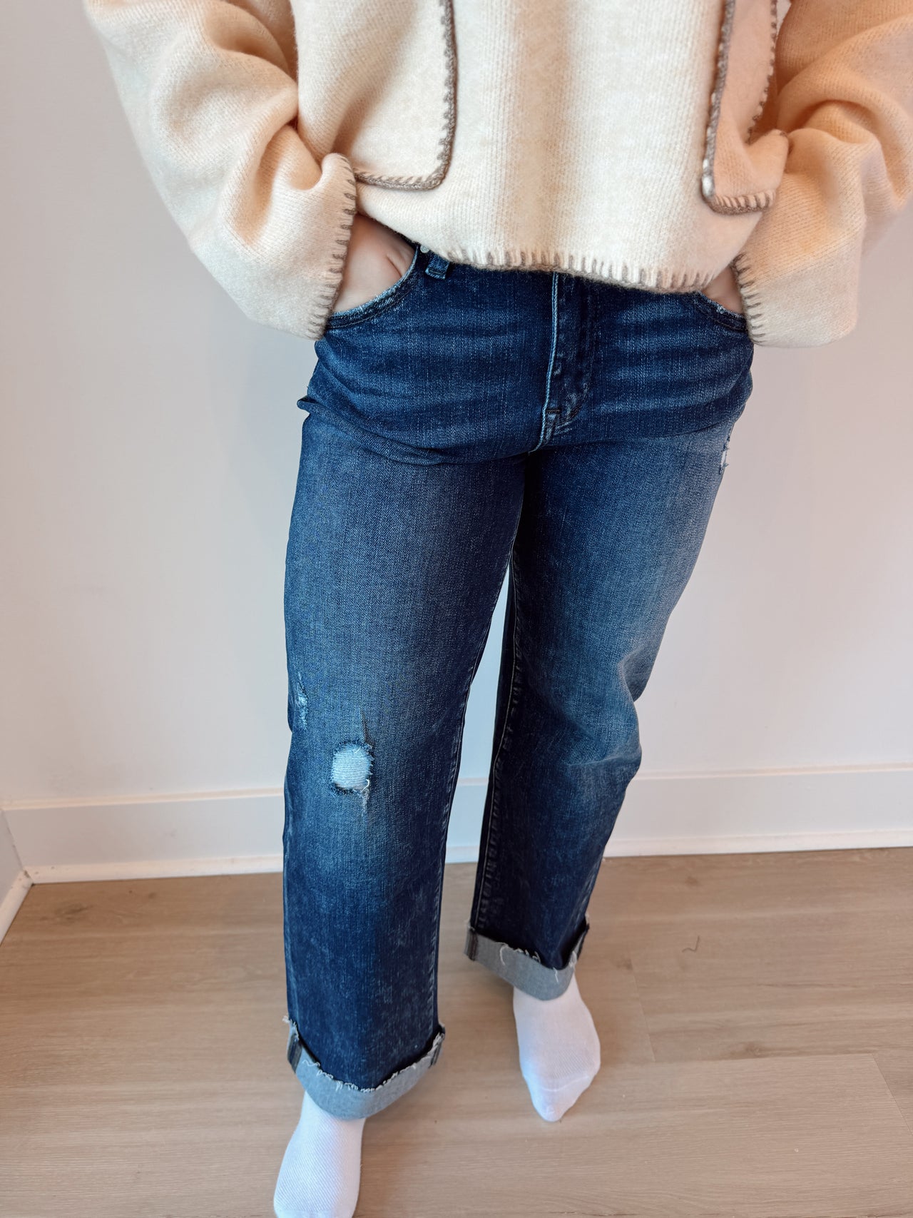 Mid rise loose straight with cuffed hem