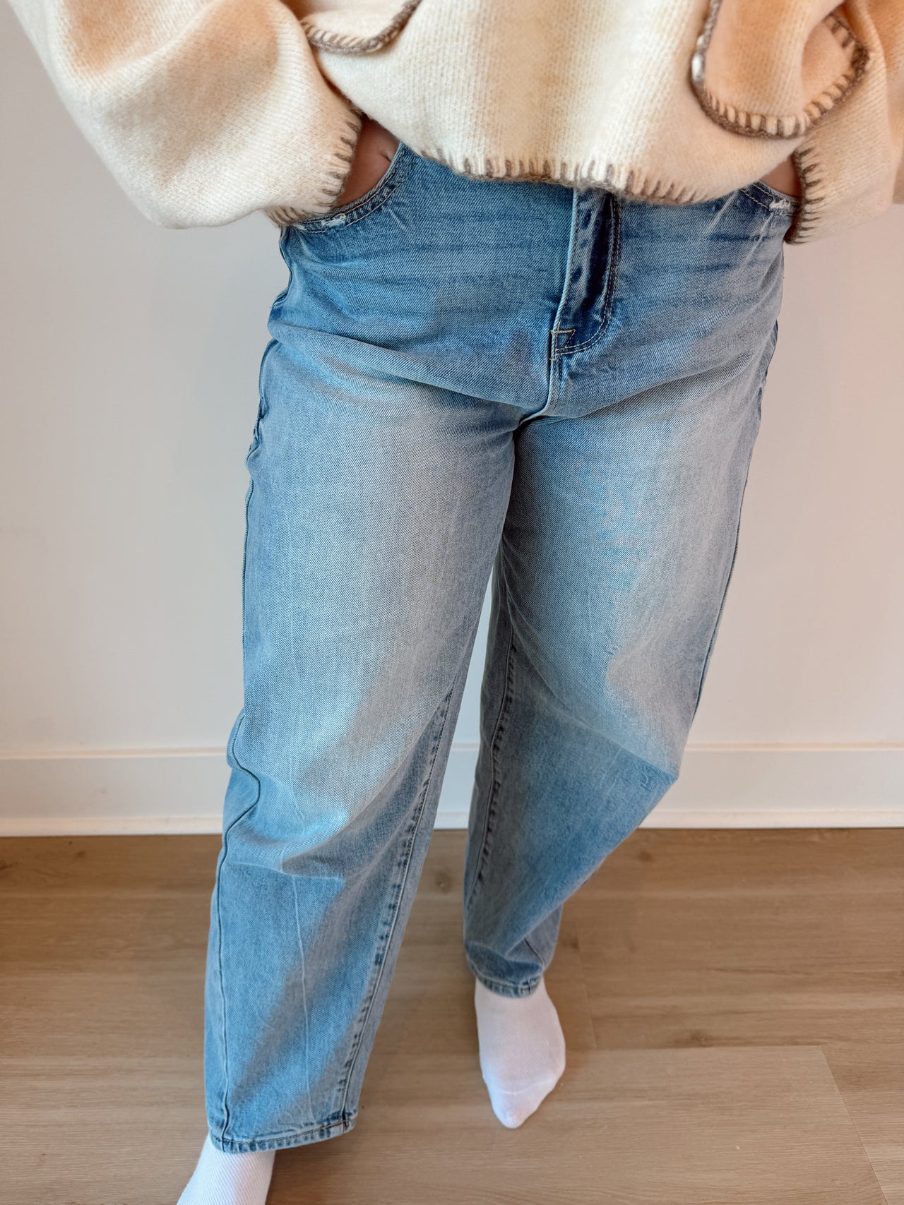 Side seam detailing high rise comfort barrel