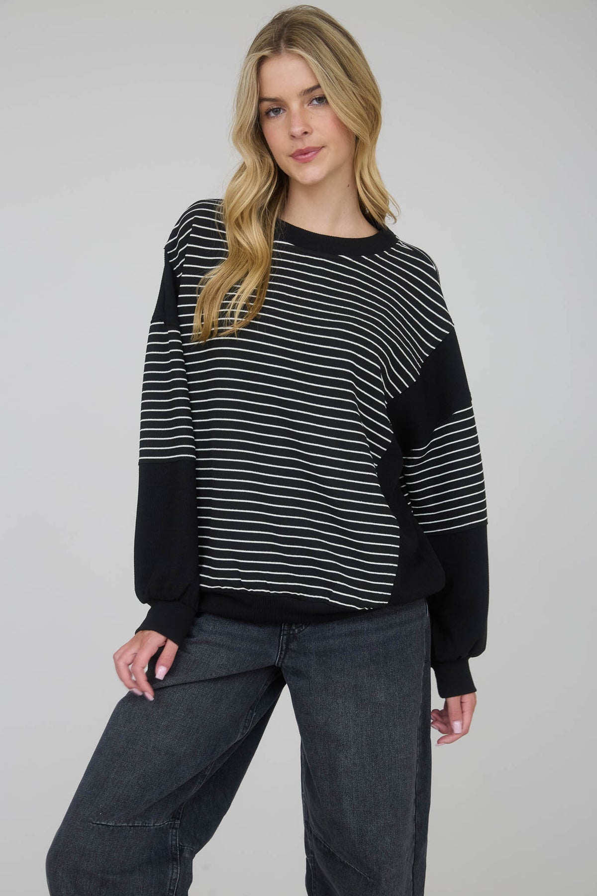 Contrast Stripe Raw Edge Long Sleeve Knit Top BLACK