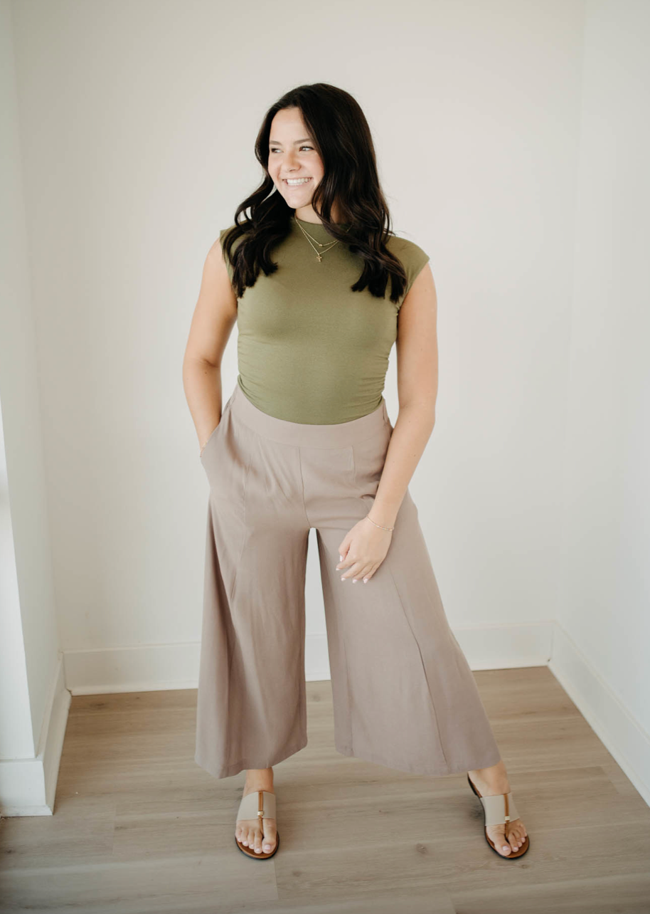 Flowy Pull On Wide Leg Capri Dress Pants