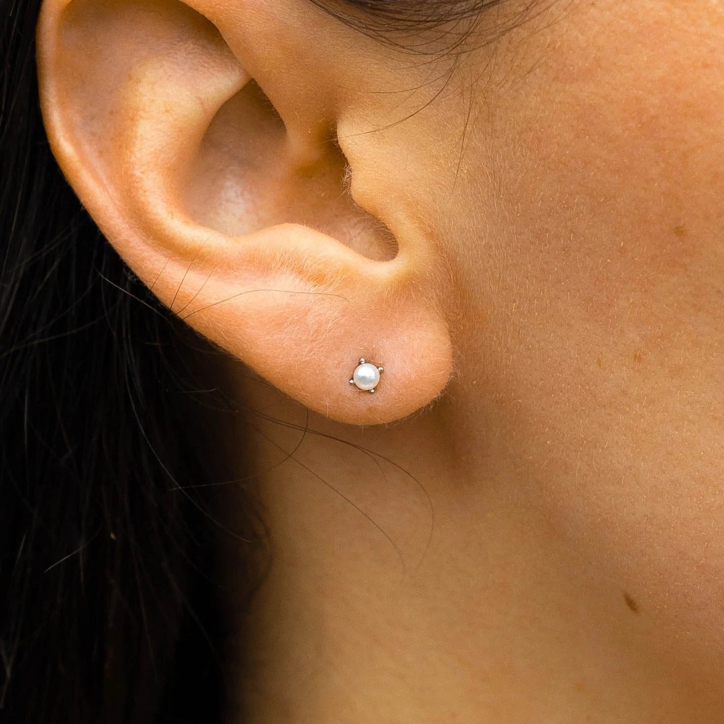pearl diver studs silver alco