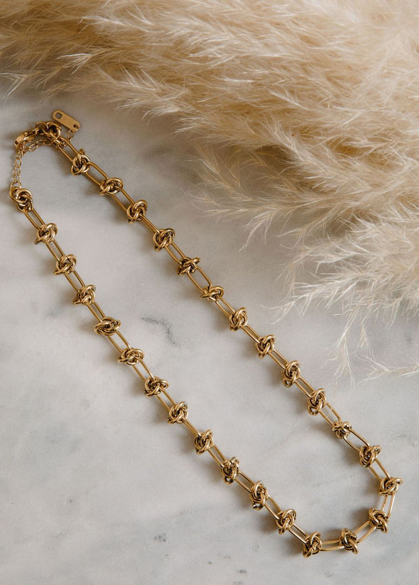 harlow knotted necklace