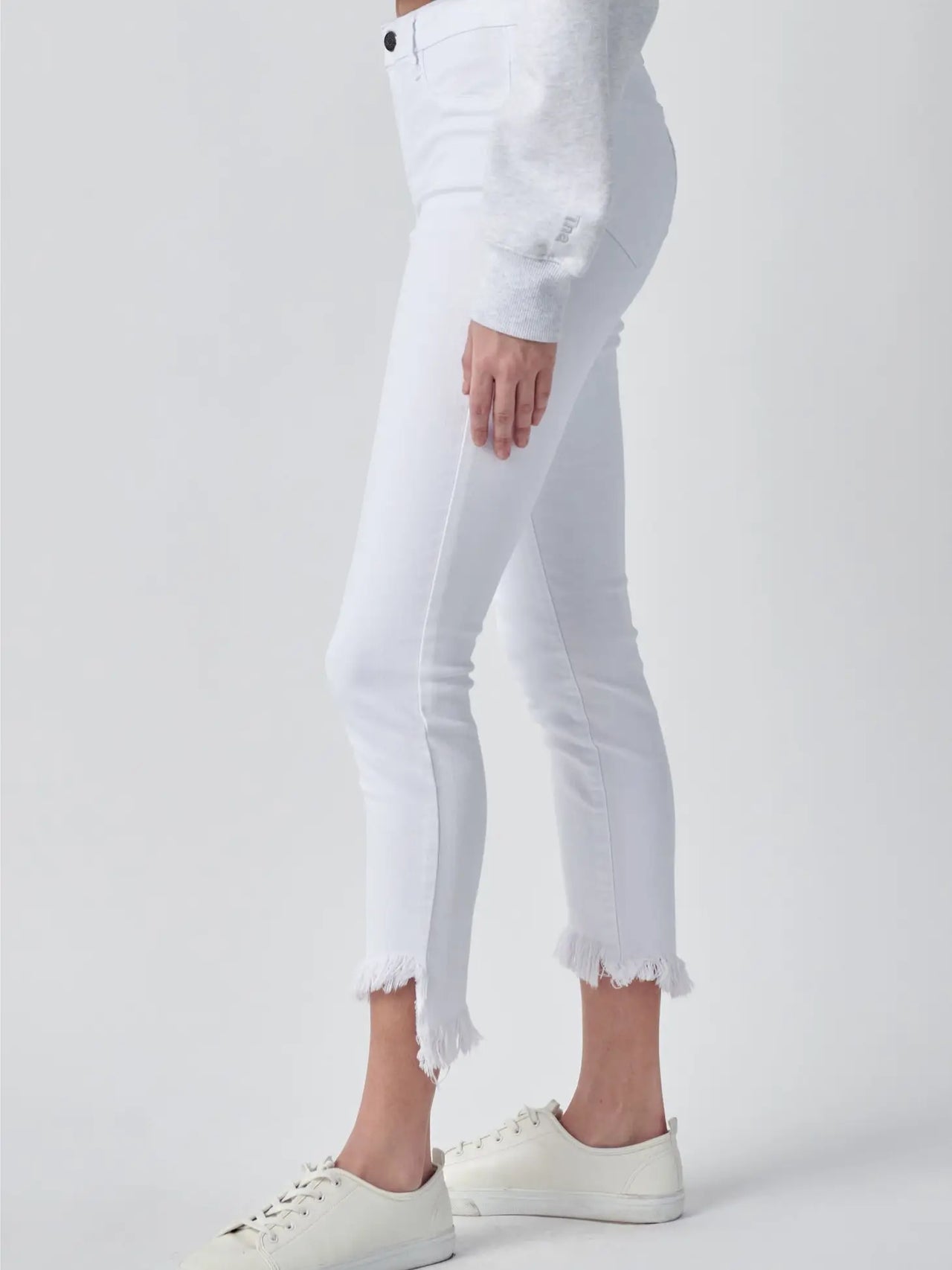 mid rise crop skinny with fray hem