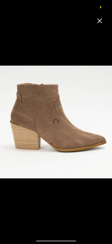 Leo booties