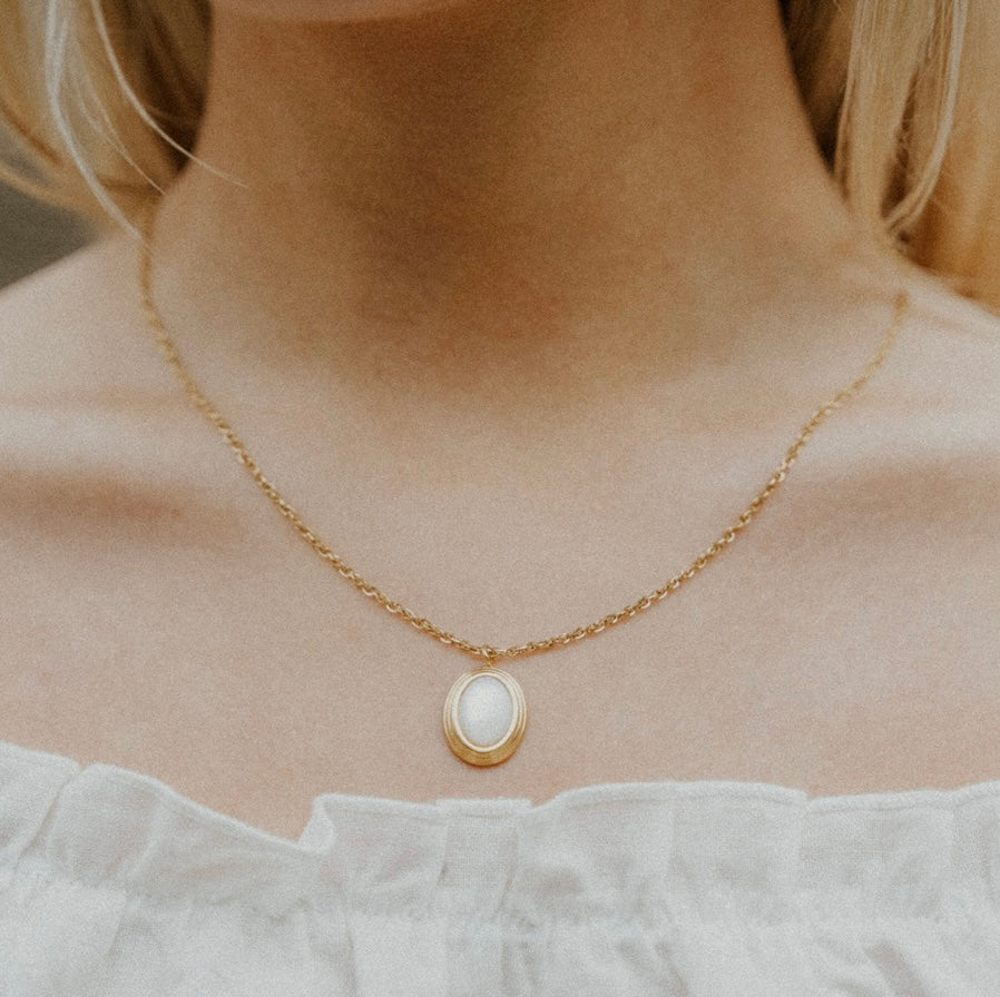 Alco Let’s Groove Necklace Gold