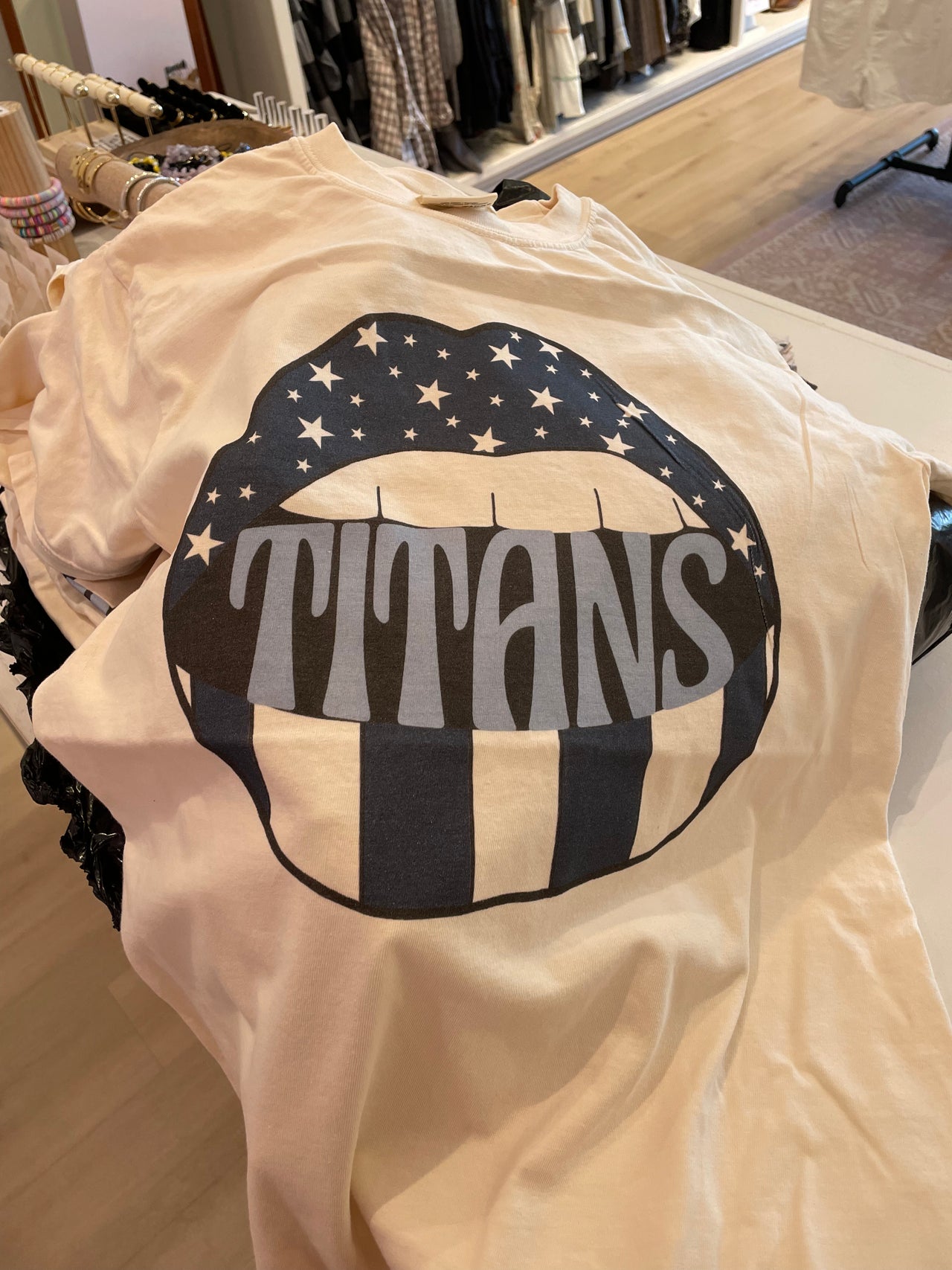 titans tee