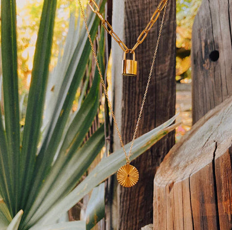 chasing sunset necklace gold & silver